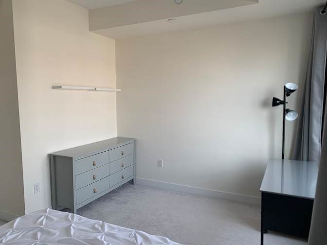 Private Bedroom With Shared Bathroom – Mississauga Home
