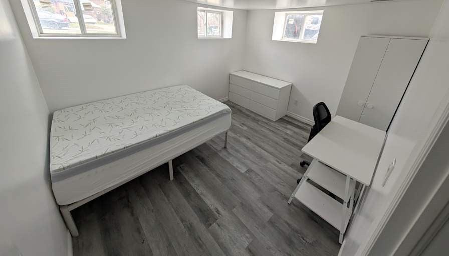 Private Room With Shared Bathroom In York - Crosstown, ON