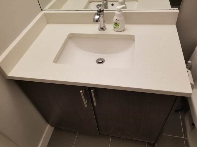 Modern Private Room With Shared Washroom – Abbotsford