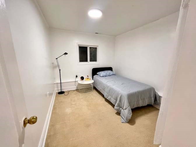 Private Room With Shared Bathroom In Mississauga, ON