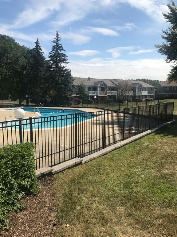 Furnished 2b2b Condo In Schaumburg (Garage + Washer/Dryer)