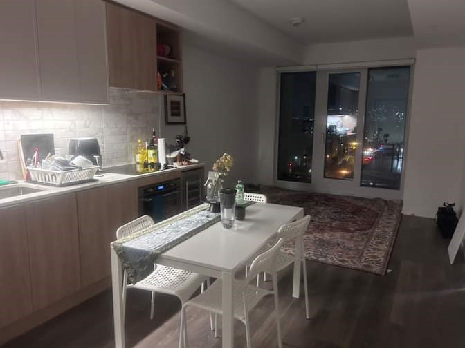 Private Room With Ensuite In Midtown, ON