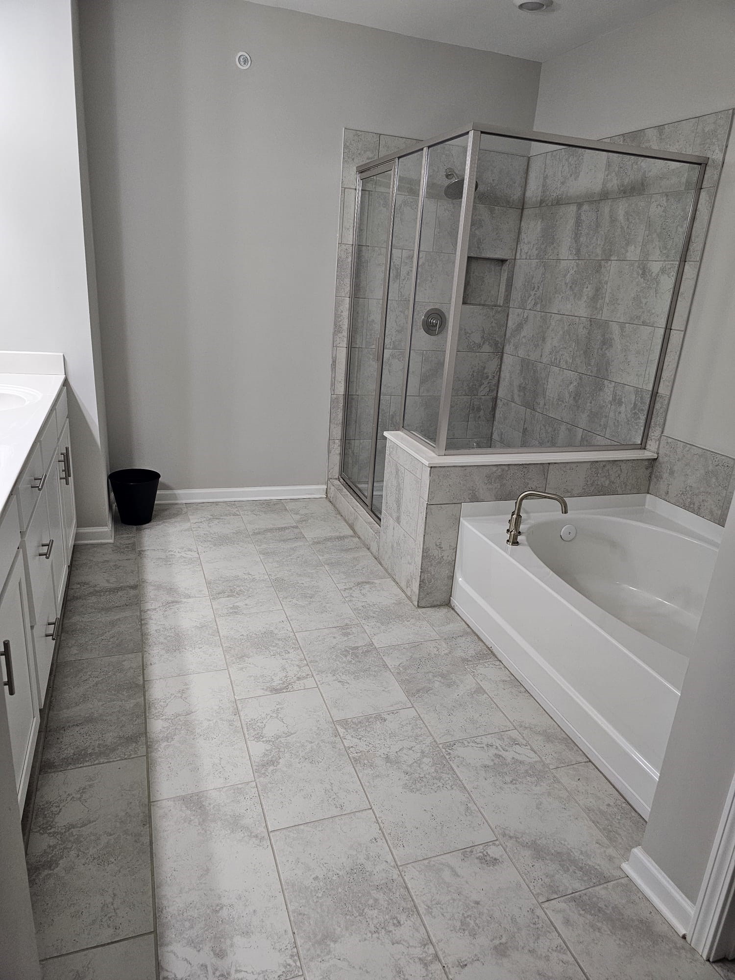 Master Bedroom Room Available At EXIT-9 ALPHARETTA