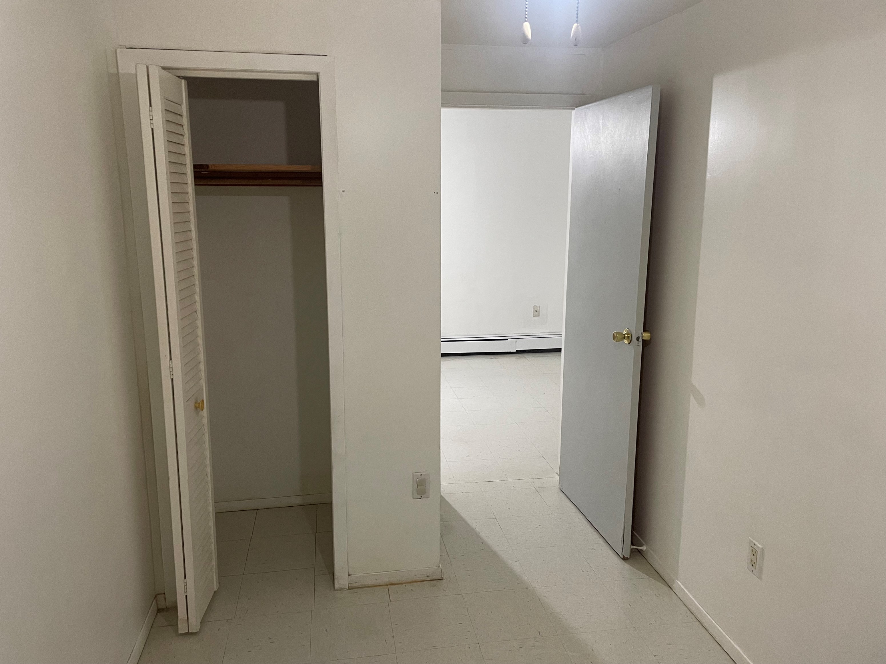 Two Bedroom Apartment In Farmingville Close To Stony Brook University