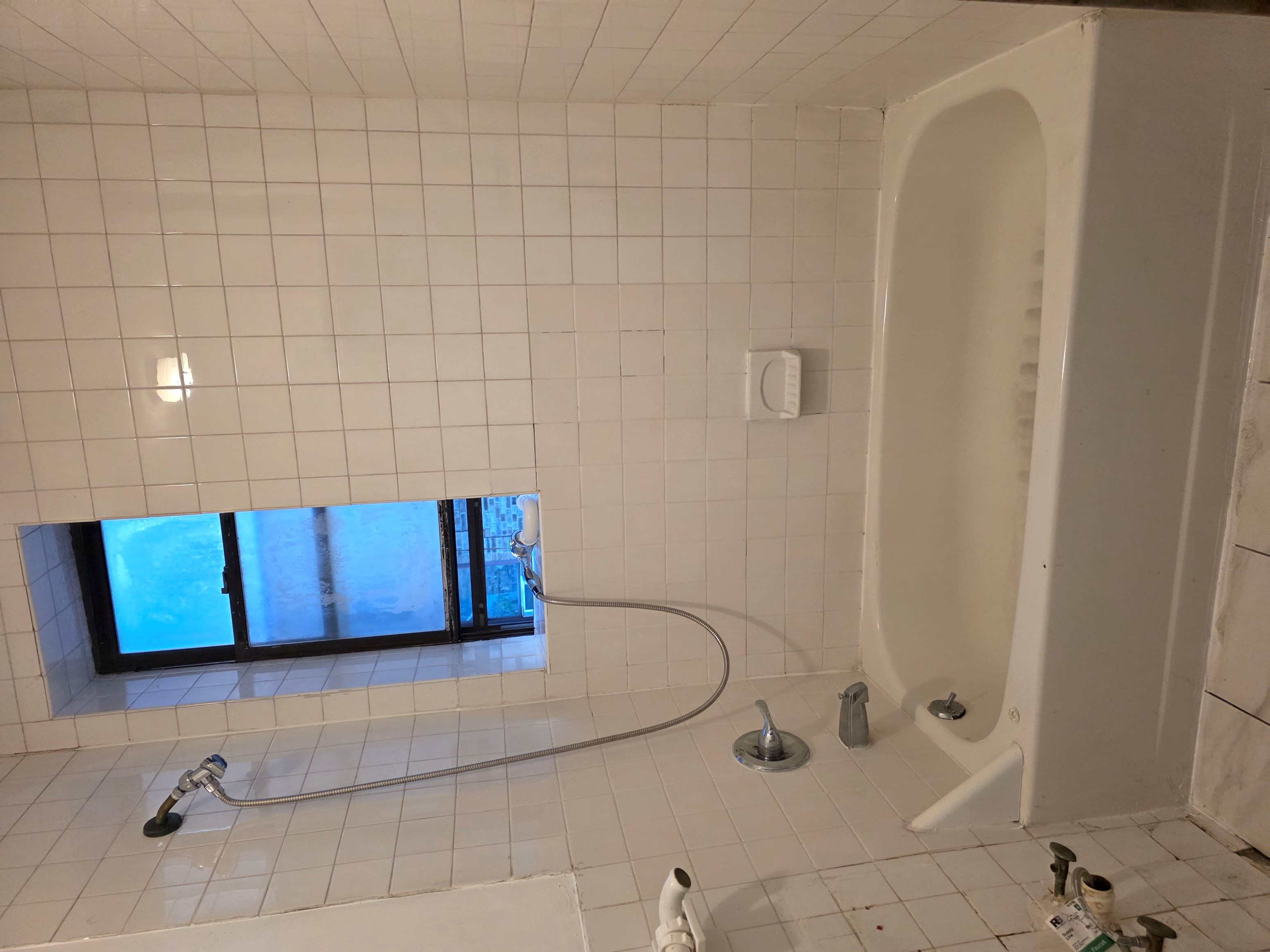 Nice One Bed Romm Condo Nera Path Train To NY And All Transit.Renovated New Paint,new Floor & Appliances