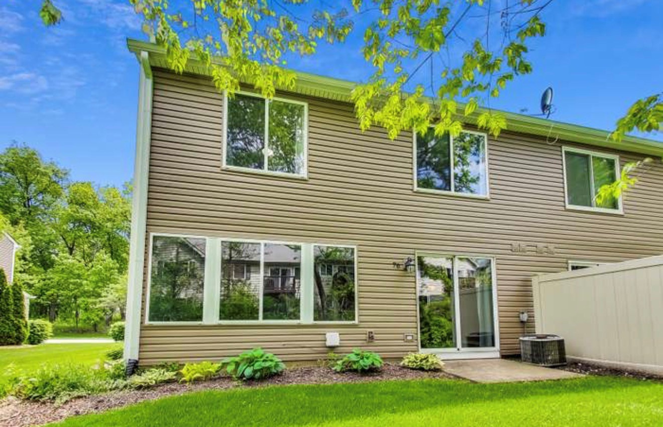 Furnished Townhouse Available