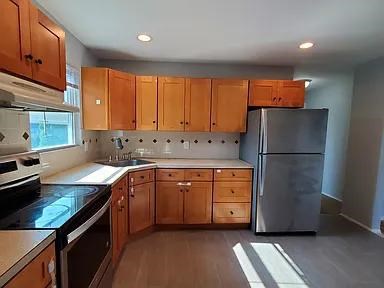 Ground Floor 3 Bedrooms Living Kitchen Bath & Laundry