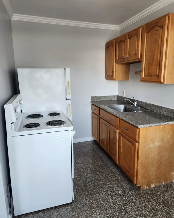 Apartment For Rent – 600 Sq. Ft.