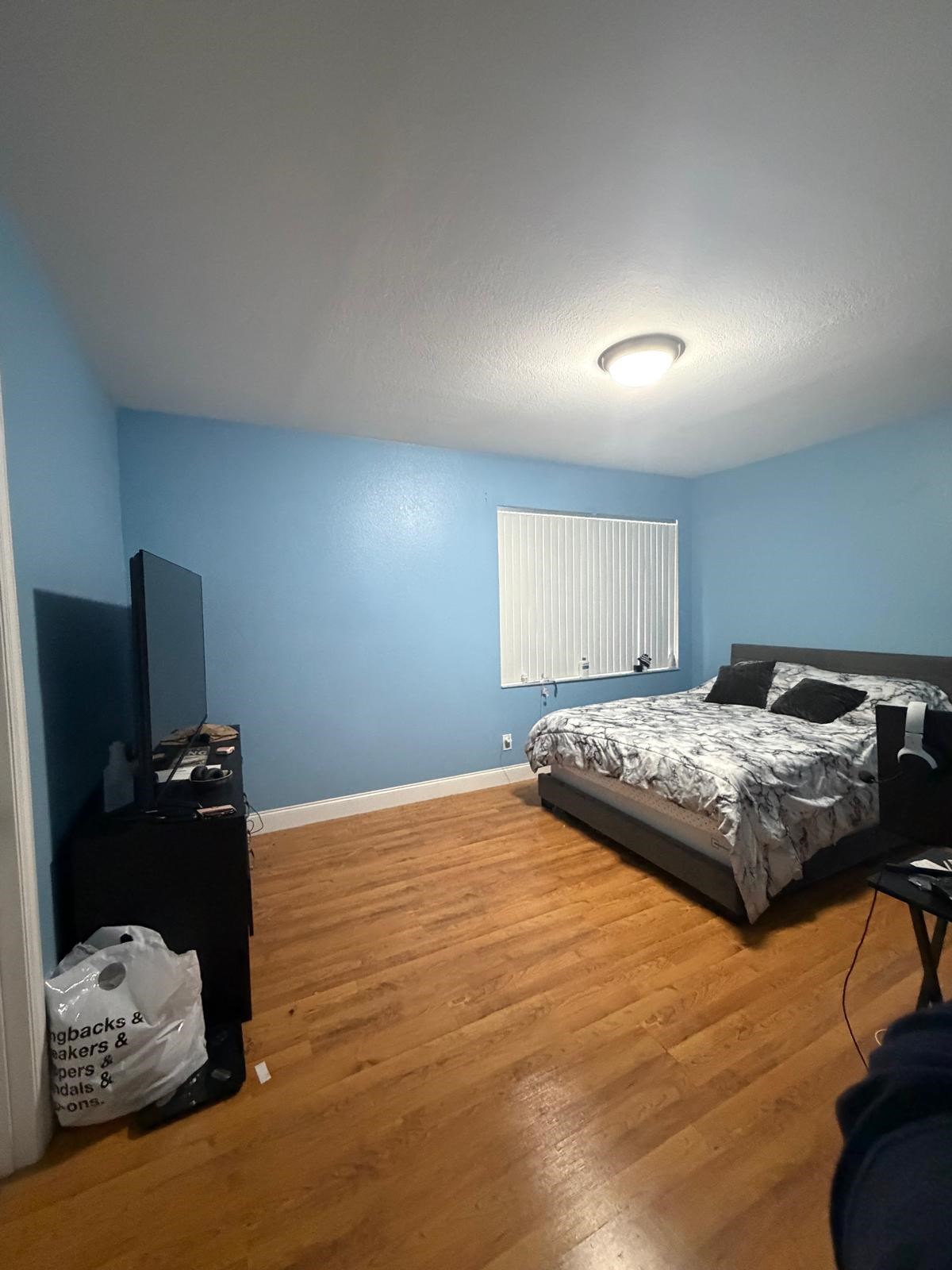 Spacious Upgraded 2-bedroom Townhome With Washer/dryer, Stainless Steel Appliances, And Community Pool