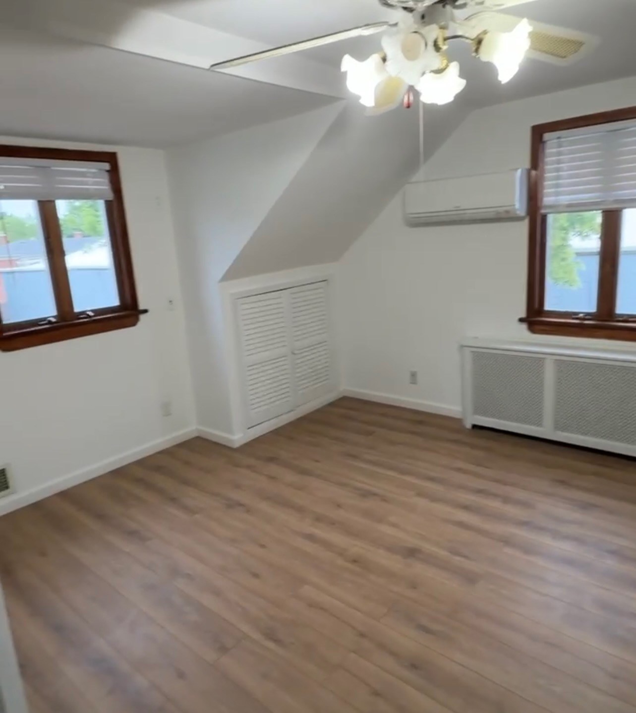 Renovated One Bedroom Living Kitchen & Full Bath Including Utilities