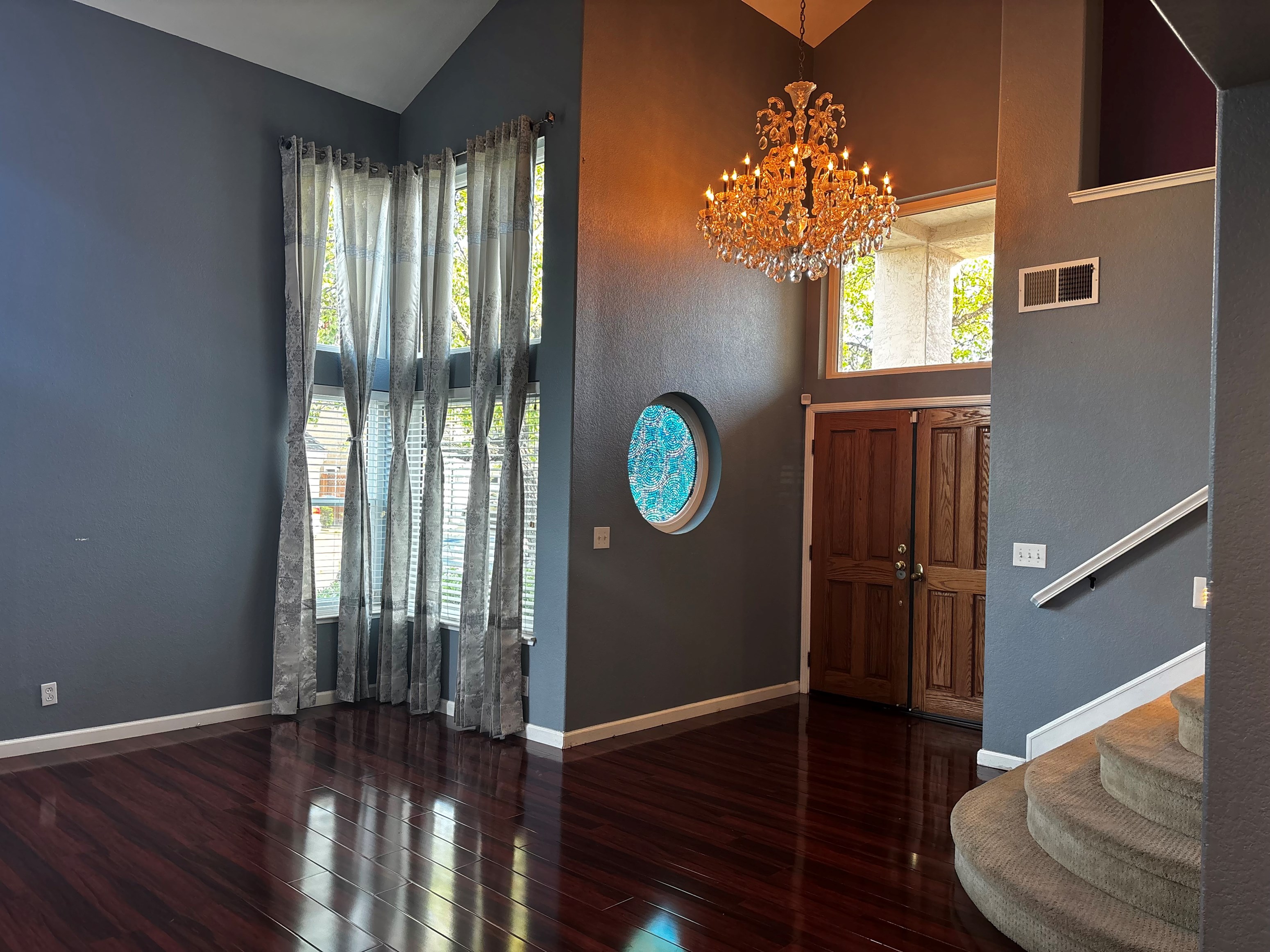3 Bedroom And 2.5 Bathroom House In Gated Community