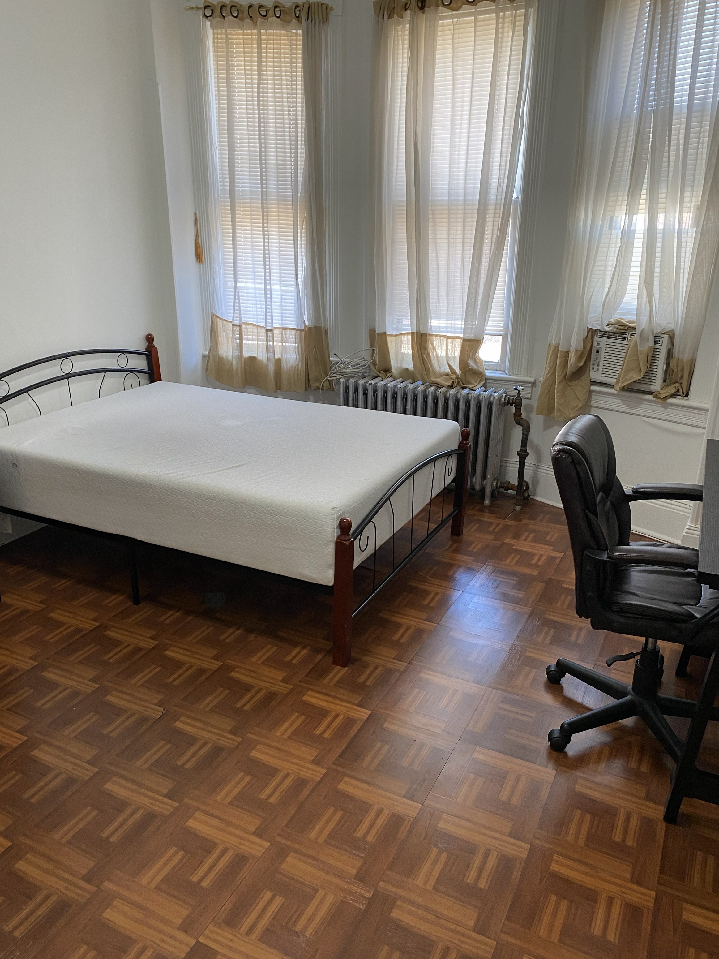 Furnished 3 / 2 Bedroom Apartment At Journal Square