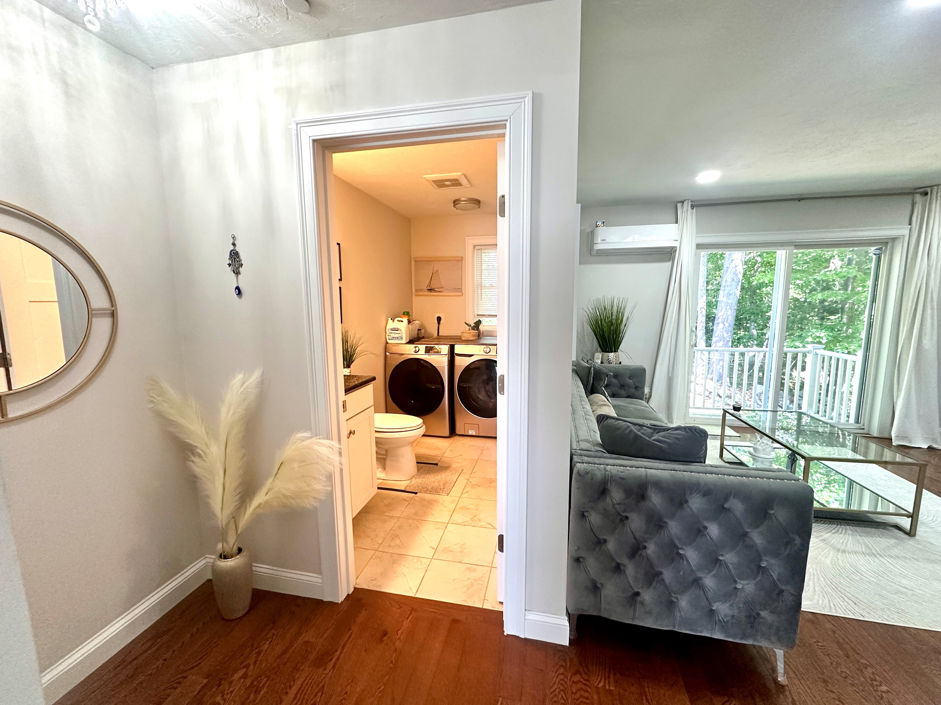 Spacious 2 Bed, 2.5 Bath Townhome   Bonus Room For Rent