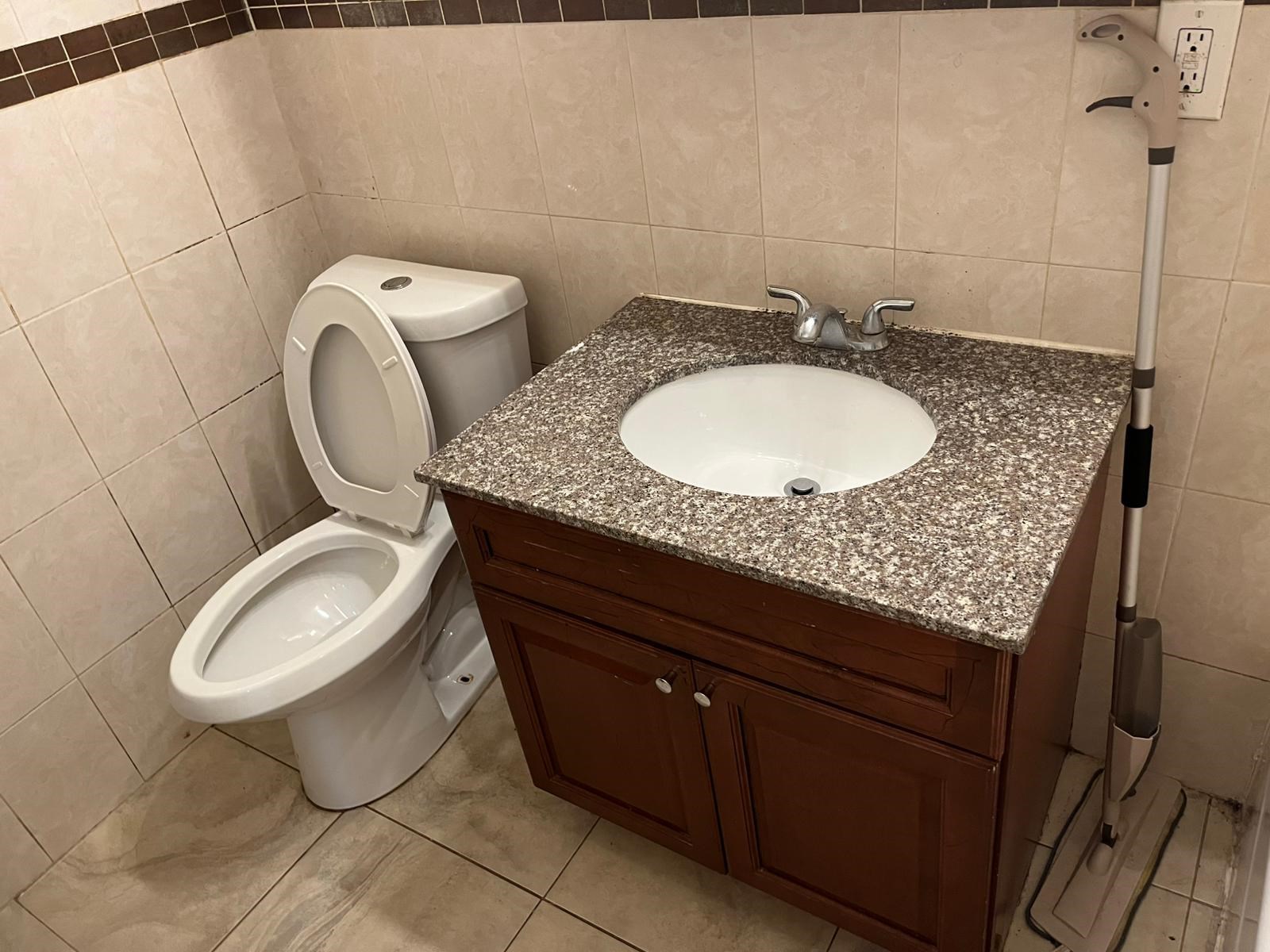 1 BR 1BTH Apartment With All Utils And High Speed Internet Included Close To NYC Transportation (Path And Bus)
