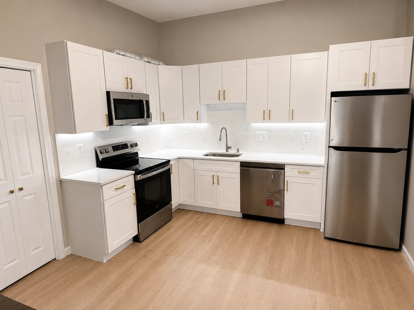 Woburn - 2 Bed 1 Bath - $2700 - Fully Renovated
