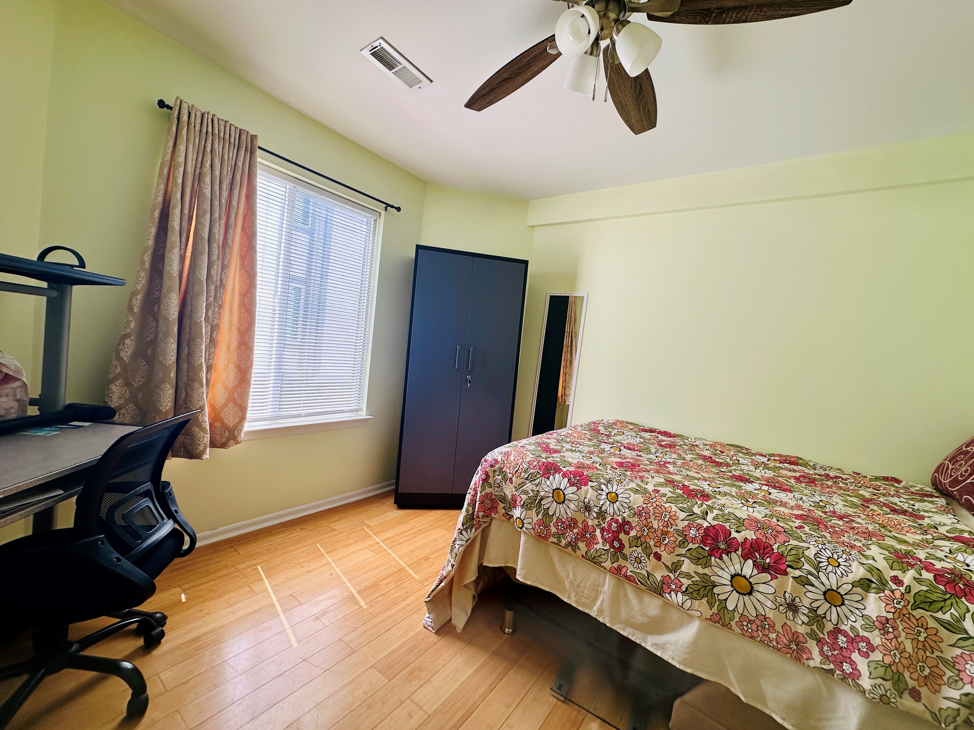 1-fully Furnished Bedroom With Shared Bath In Piscataway, Near Edison Train Station ($950/month, Only Female)