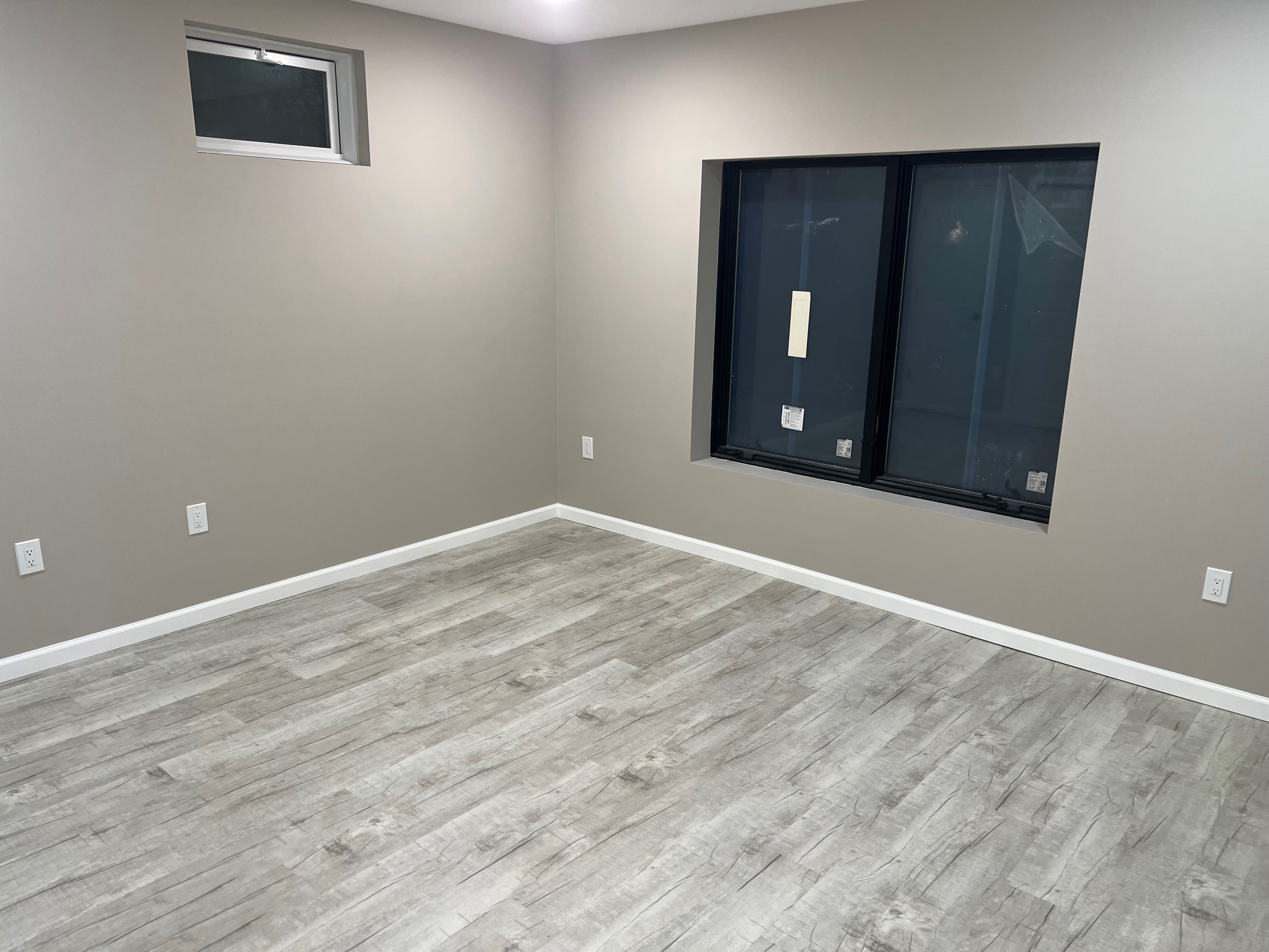 Private Home - Fully Furnished Walkout 1 Bed Basement Apt - New Build