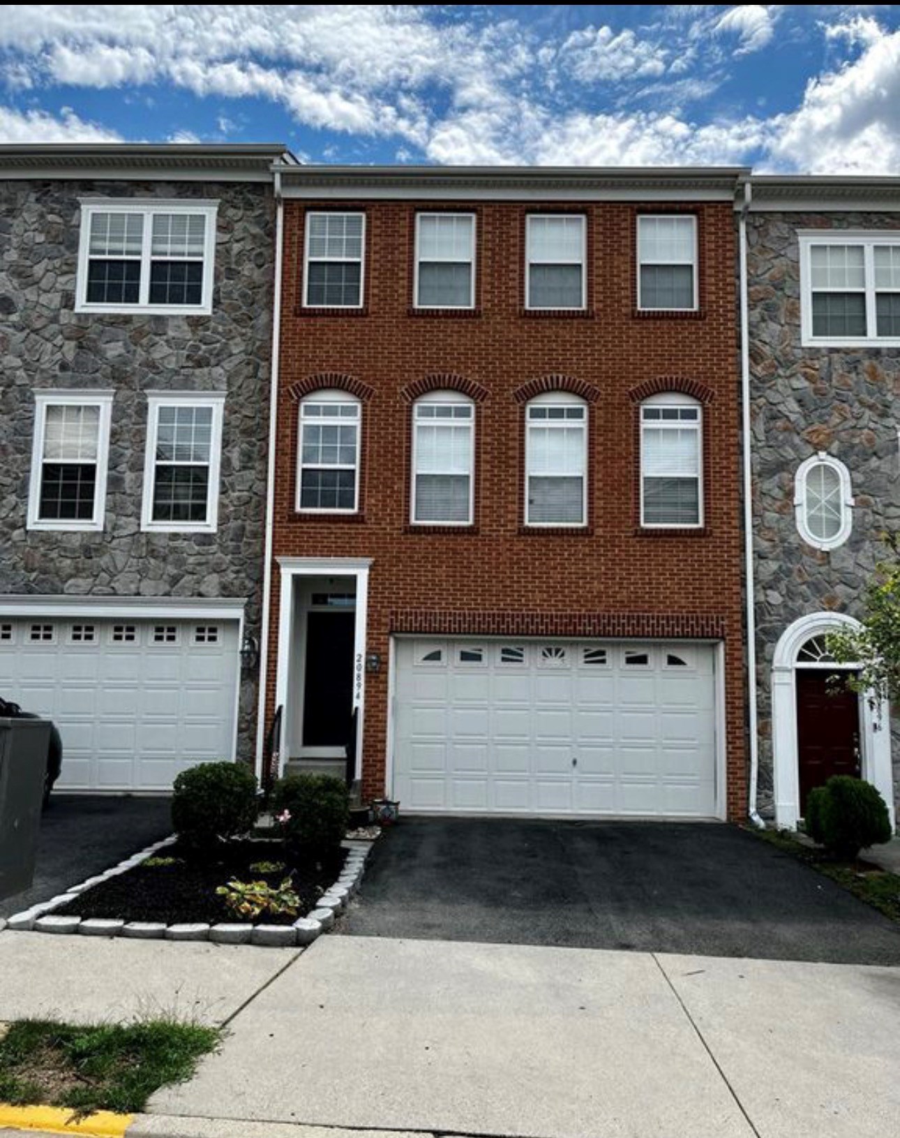 Beautiful And Specious Townhome Available For Rent