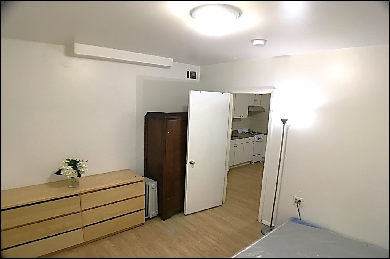 BEAUTIFUL RENOVATED HARD TO FIND 1BR /1BA APT, W/LAUNDRY, JSQ AREA (NO BROKER FEE) - CALL 201-305-9190