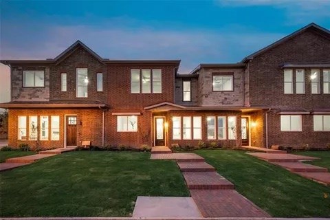 Fantastic Town Home In Frisco ISD