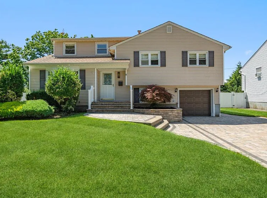 Beautiful 5 Bedroom/3 Bathroom Home In A Quiet Cul-De-Sac Available For Rent