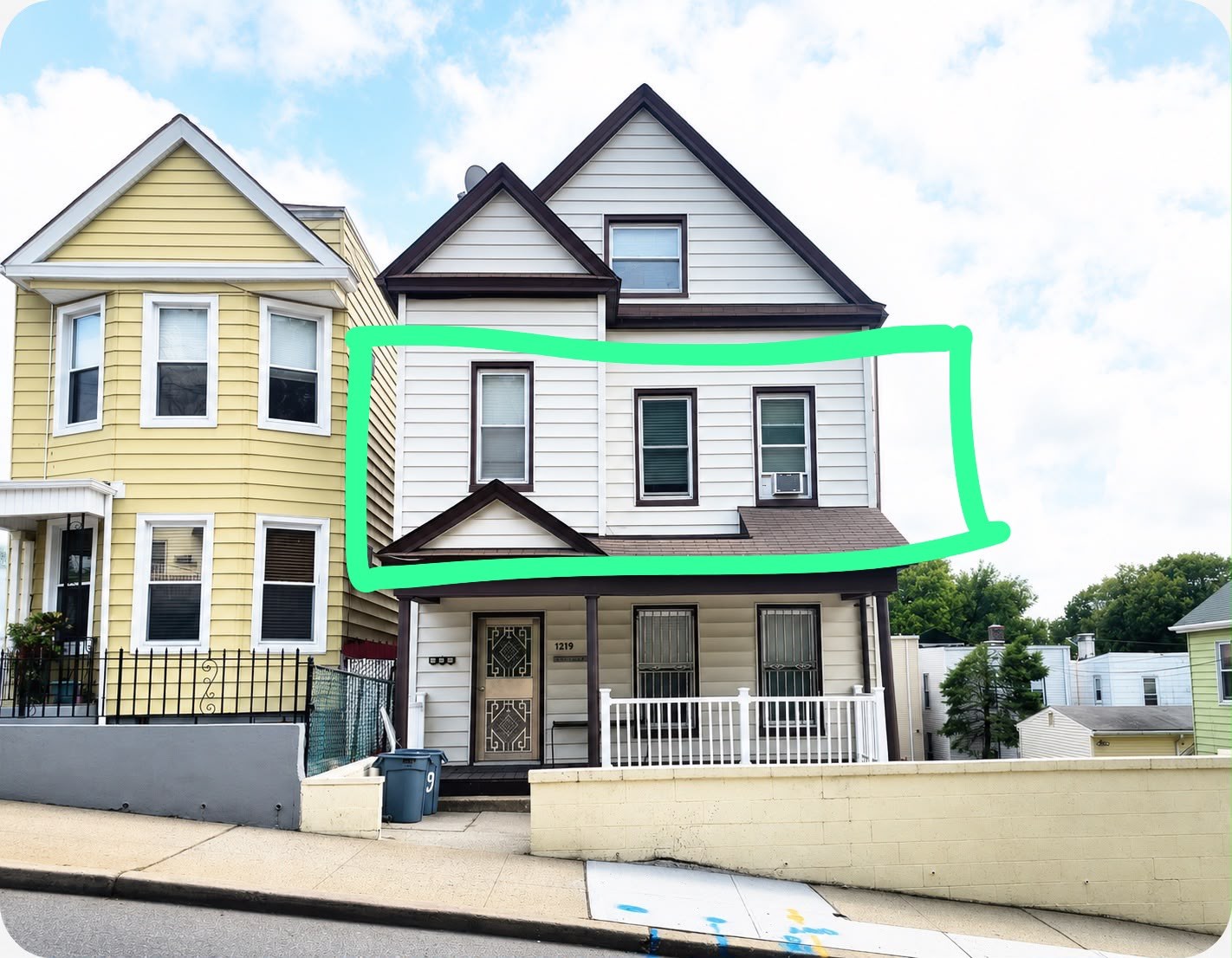 2 Bedrooms Affordable Corner House