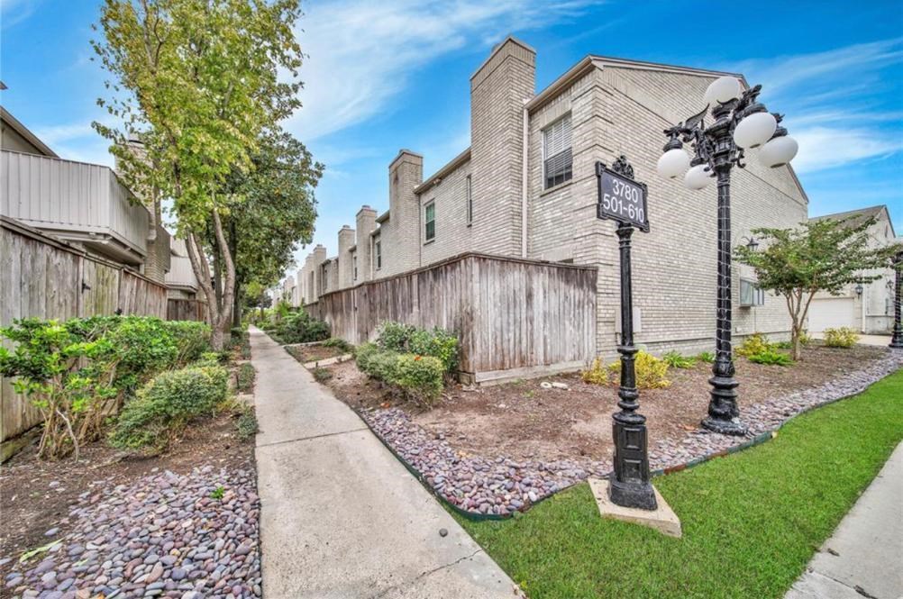Spacious Townhome For Rent