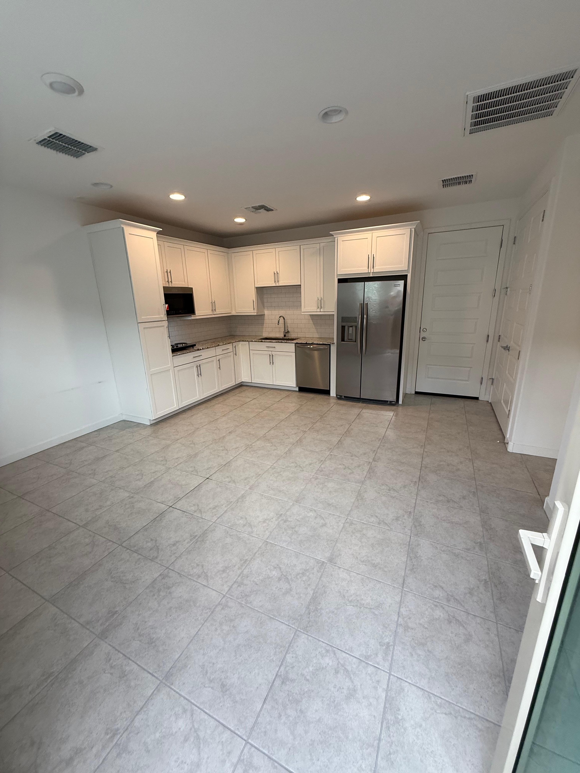 1B 1B Apartment/Guest Suite(Utilities Included) Available For Rent