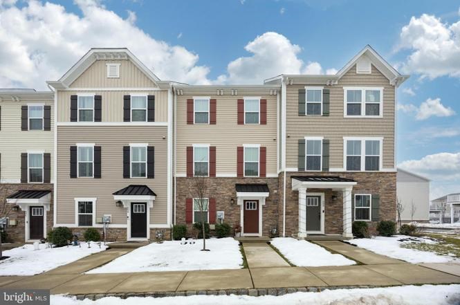 Beautiful Malvern Townhome For Rent – Great Valley Schools | Move-In Ready