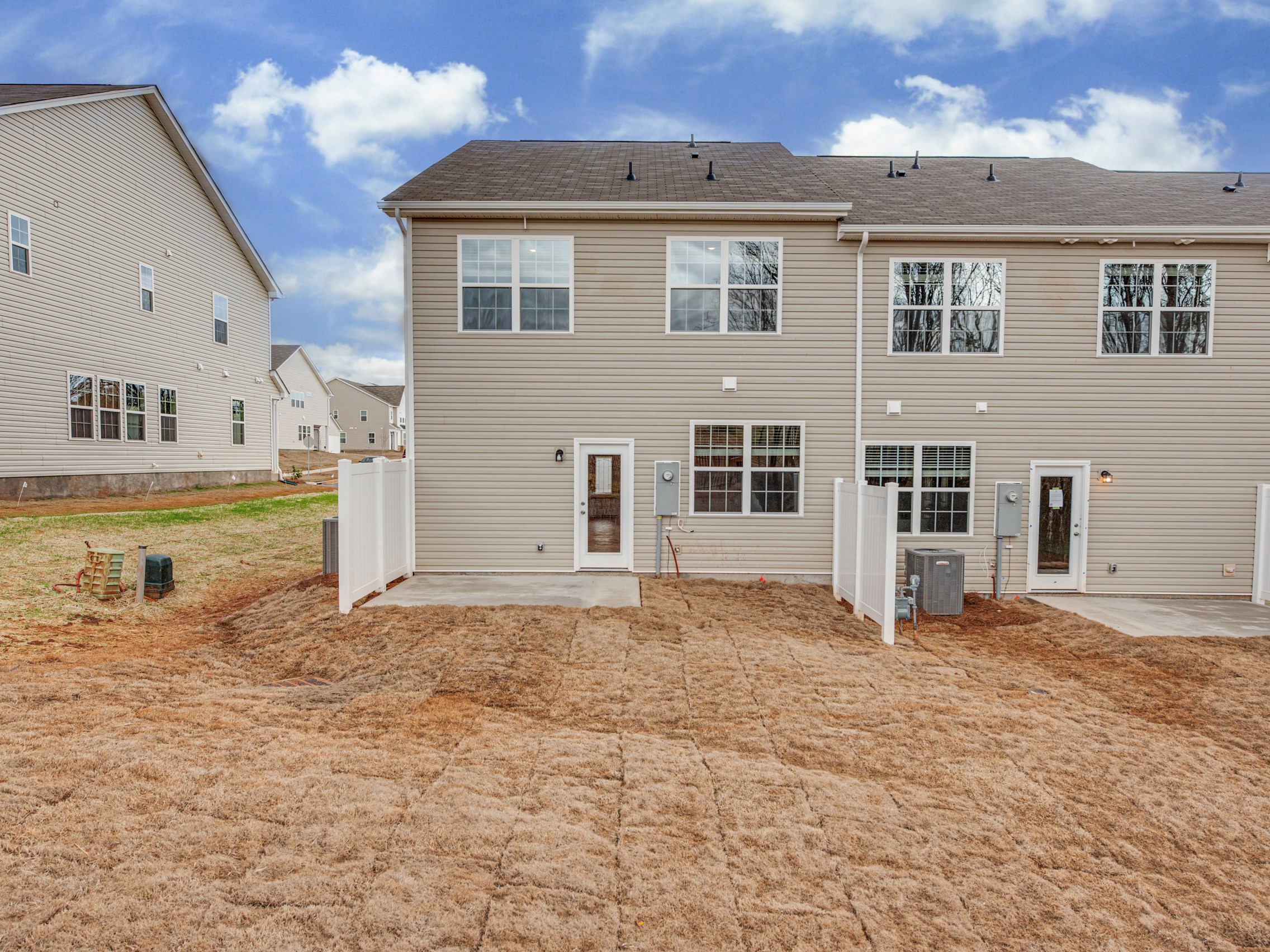Charlotte, NC — Townhouse — $2,200/month