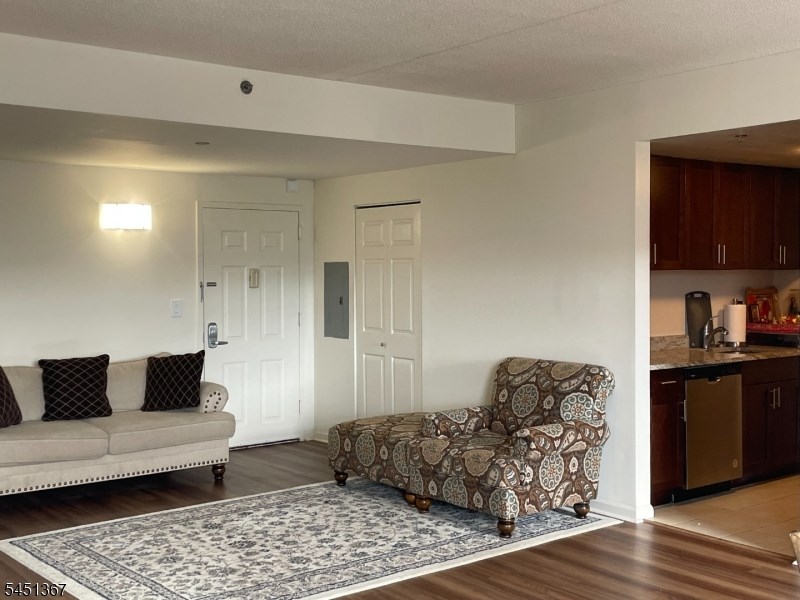 1 Bed 1 Bath Apartment In Downtown Morristown, NJ (No Sublease, Just Lease Takeover)