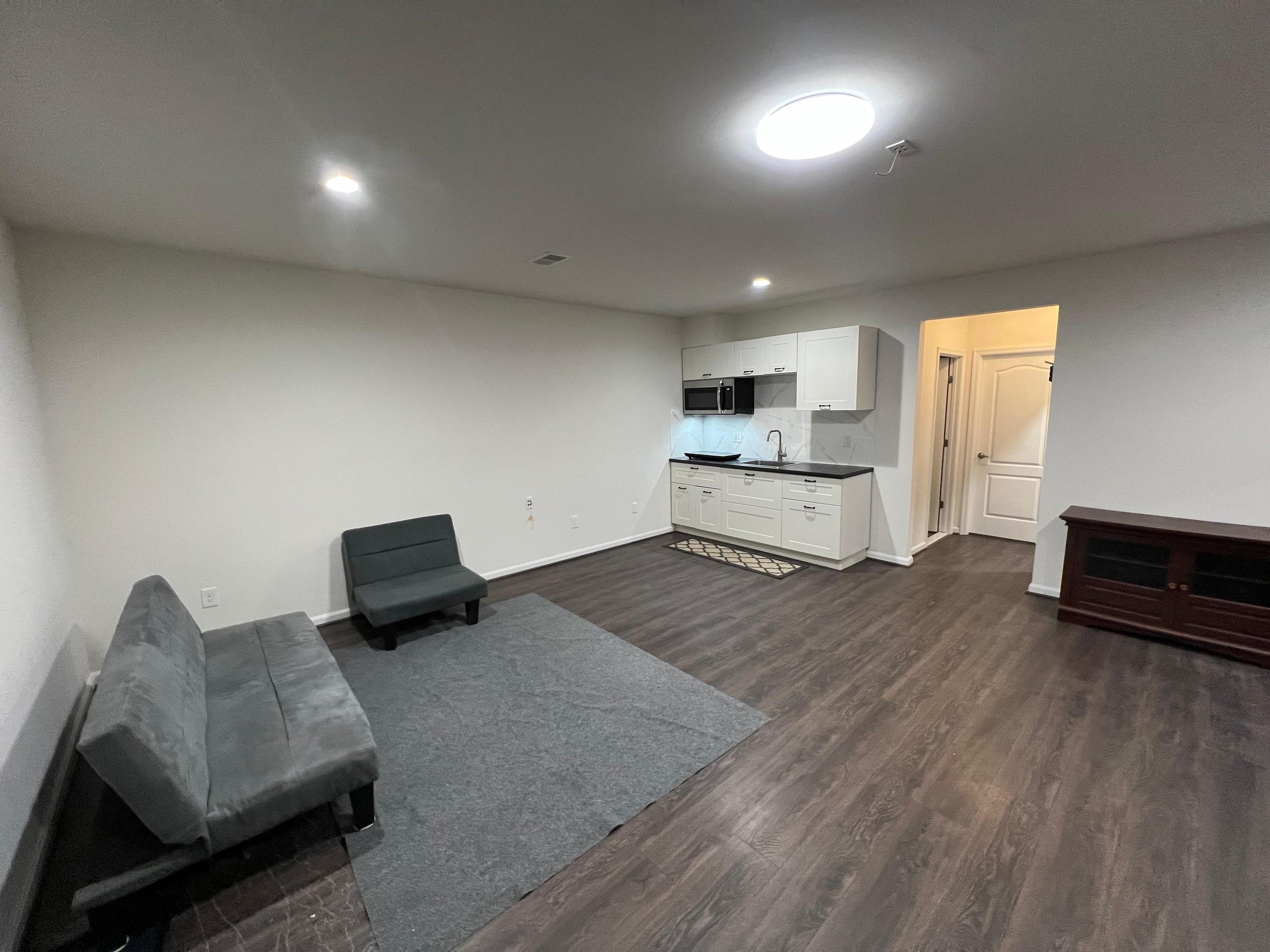 Furnished Basement With 1 Bed 1 Bath And Private Entrance