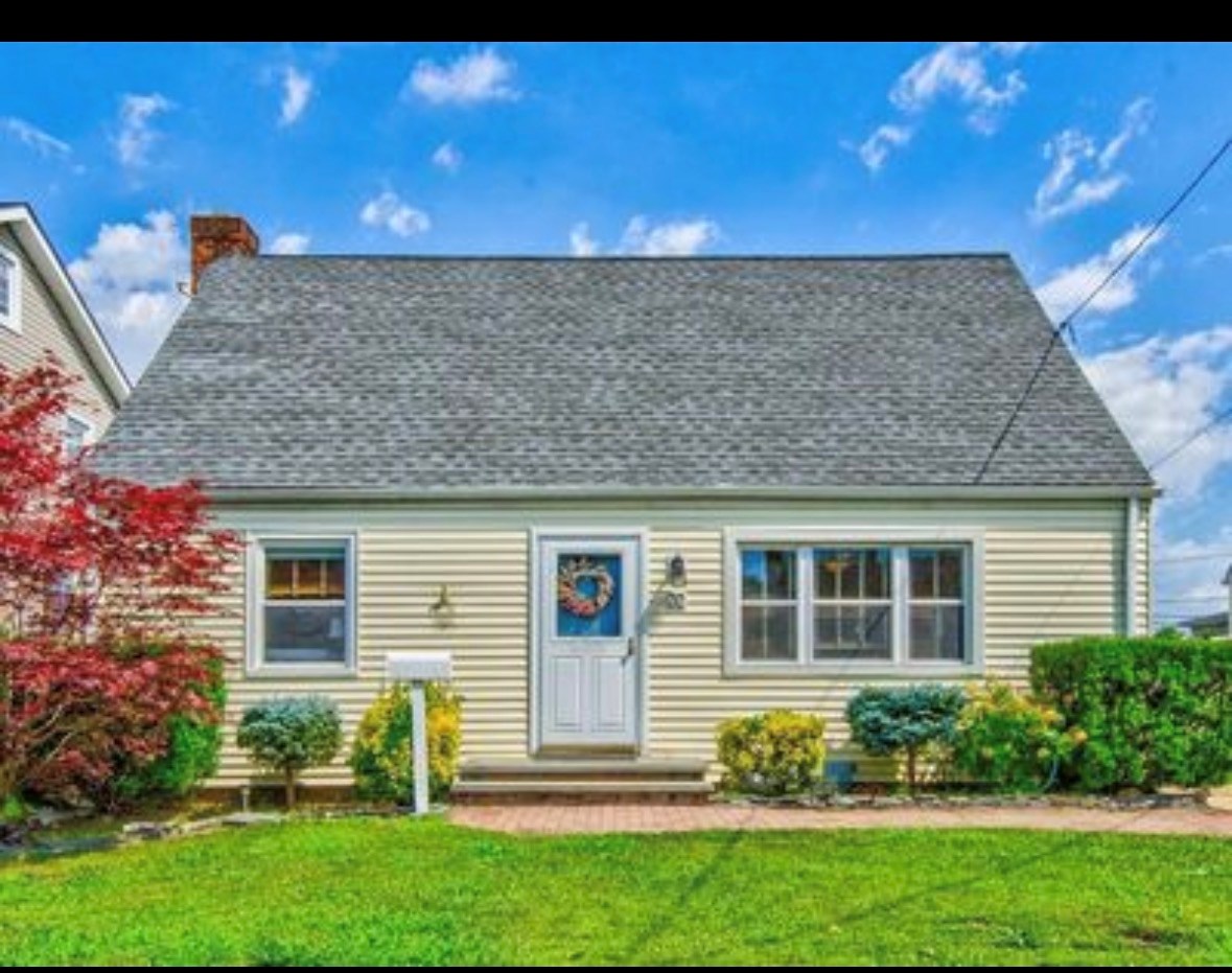 Beautiful 4 Bedroom/3 Bathroom Home In A Quiet Neighborhood Closer To Train Station And Shopping For Rent