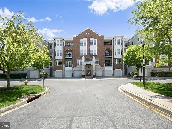 Condo 3 BHK At Clarksville