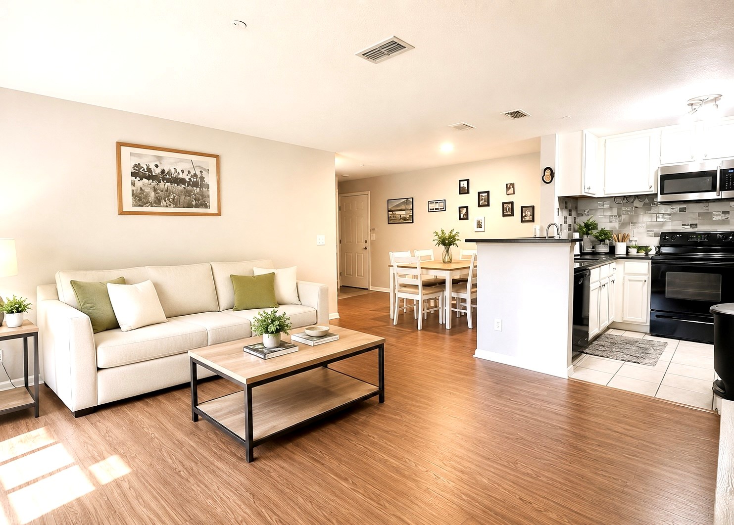 SOUTHSIDE PRIME LOCATION APARTMENT 2B/2B FOR RENT