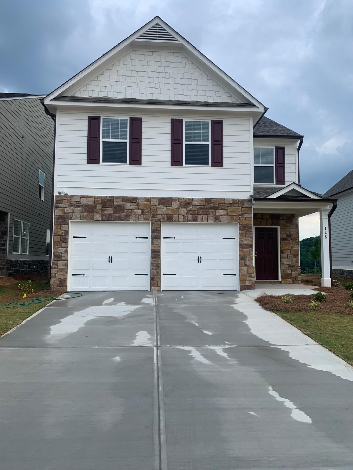 Gorgeous 4 Bedroom 2.5 Bath Individual House For Rent