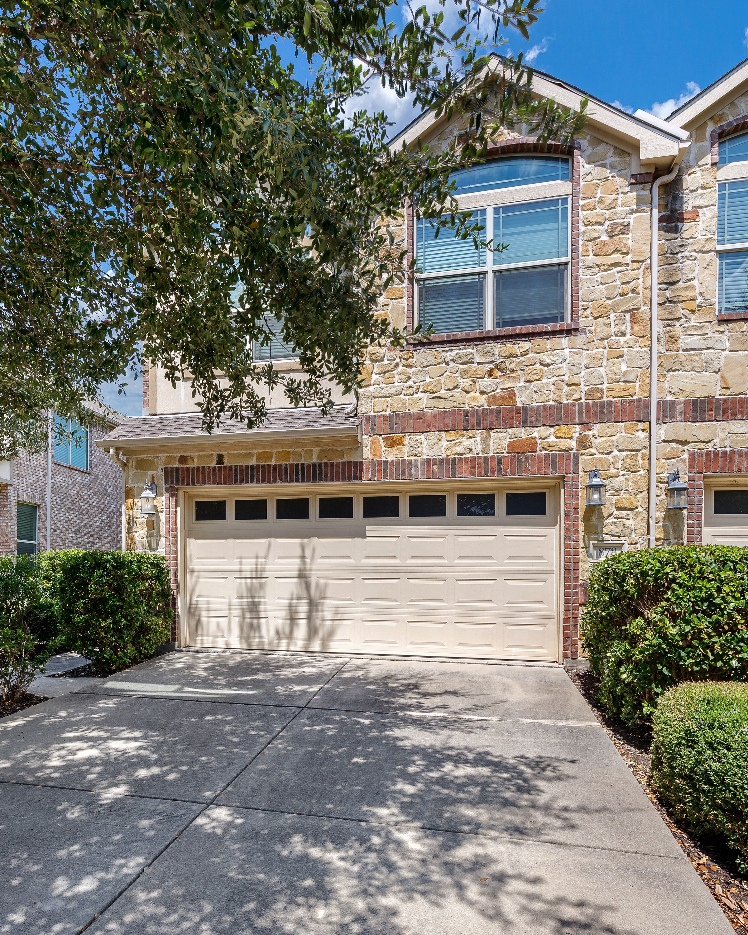 Click to Enlarge Spacious 3-Bed Townhome In Allen | Private Yard, Garage, Pool & Trails