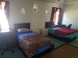 Private/Shared Rooms Available For 900/650 For Month On Month In A Fully Furnished House Walkable To Metro Park Station