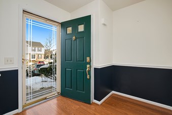 Fully Furnished And Newly Renovated Rooms For Rent