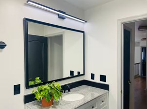 Single Rooms Available For Rent With Separate Bathroom.