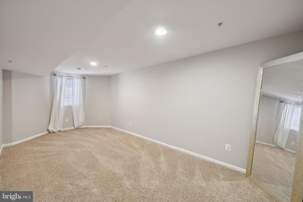 Spacious 1-Bedroom Basement Apartment For Rent – 1100 Sqft With Full Kitchen