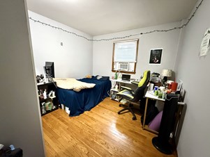 Furnished Room In Renovated  APT- 5 Mins Walking JSQPath/IndianSquare