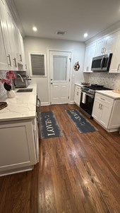 Room For Rent- First Floor $1100 (utilities Separate) In Hicksville - PRIME Location. Female Only
