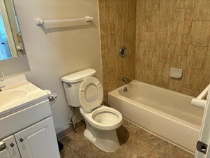 Private Room Available For A Male In A 2-bedroom Apartment In New Britain