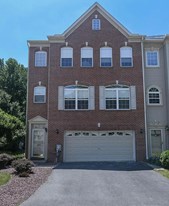 Fully Furnished Room Available For Rent For A Female In A Townhome In Bear, DE