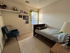 Private Room With Shared Bath Near Champion Park