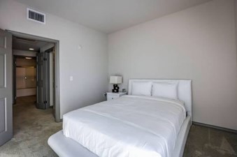 Single Room Available In Chicago, IL For $700 Per Month
