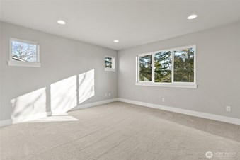 Spacious Private Room With An Attached Private Bathroom In A Brand-new Home Built In 2025, Located In A Peaceful And Fam