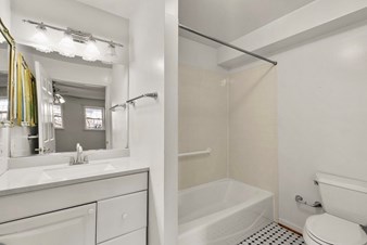 Private Bedroom, Attached Bath, Kitchen, Laundry, Parking.All Utilities Included.$1000