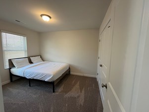 Fully Furnished Private Room Near Public Transport
